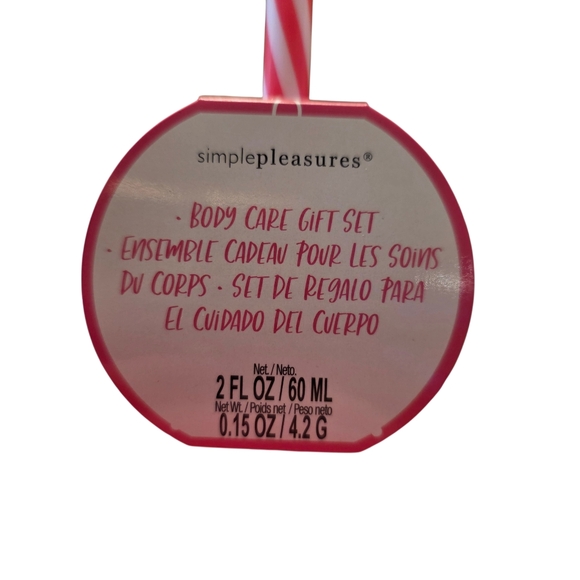 Penguin Holiday Tumbler with Body Care Gift Set Inside - Picture 9 of 9